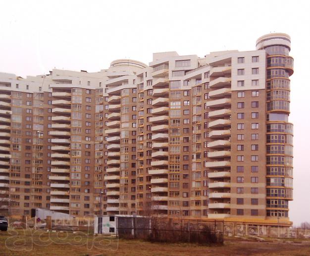 Продаю 4-х комнатную квартиру без отделки, с машиноместом. ЖК «Дипломат»,