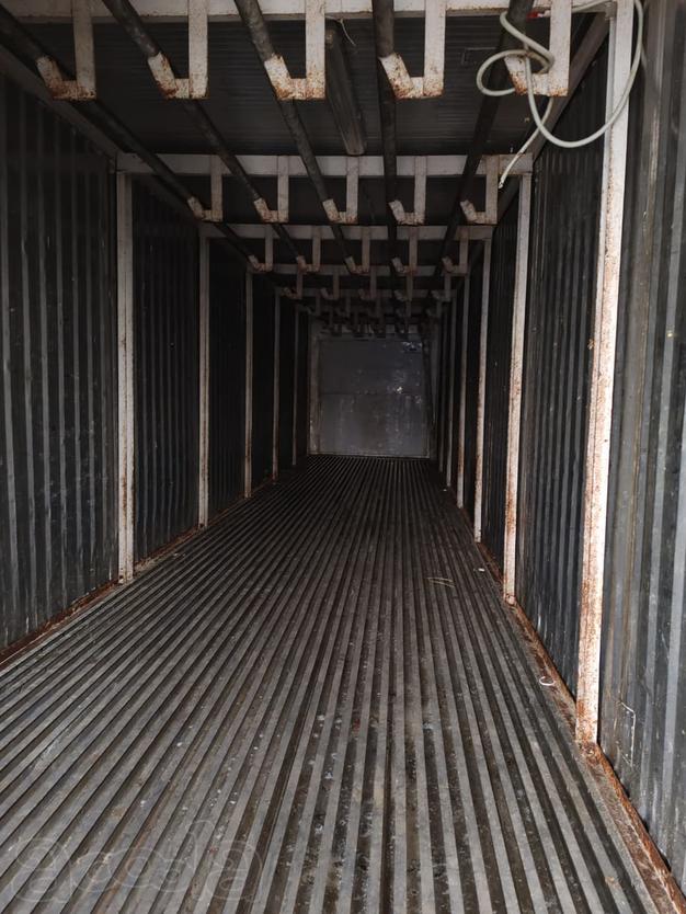 Рефконтейнеры с подвесными путями (вешалами)