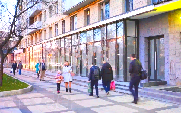 Сдам в аренду торговое помещение 129,4 кв. м